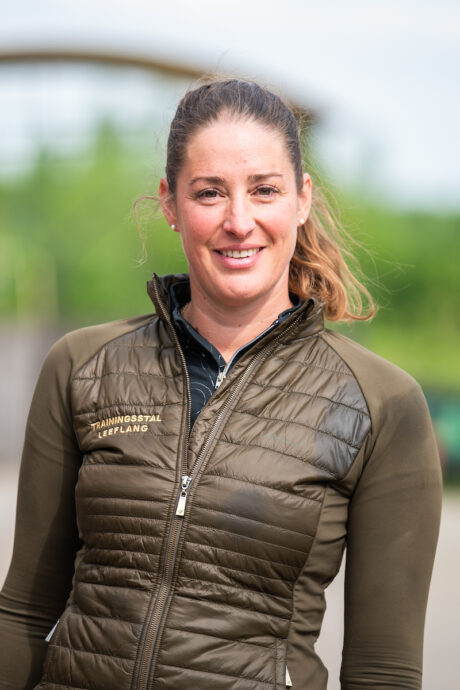 Linda Leeflang, keuringsklaar en zadelmak maken