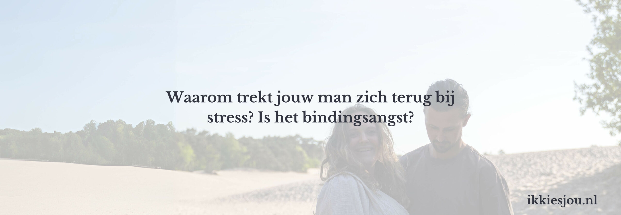 man-trekt-zich-terug-na-stress